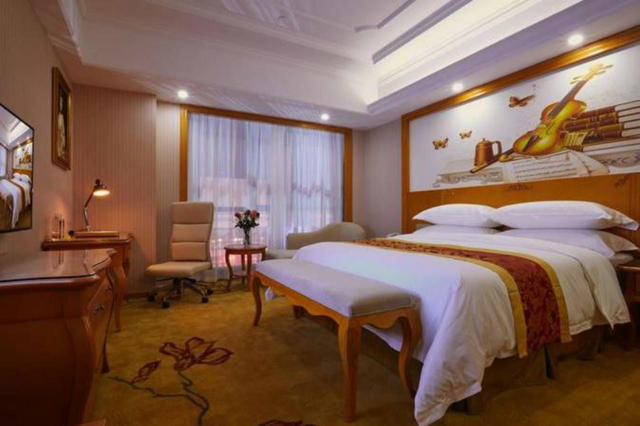 Venus International South Shenjiang Road Hotel